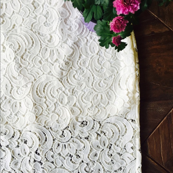 🌷Express High Waisted Lace Midi Skirt. Sz 8 NWT💐 - Picture 2 of 5